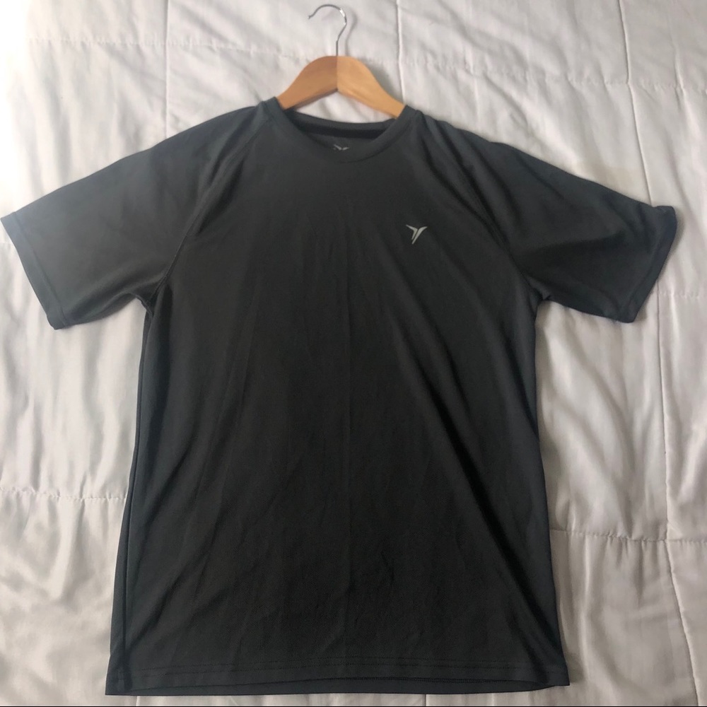 Active wear. Exercise T-shirt Size SMALL🧗🏻‍♂️